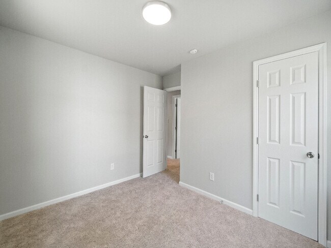 Building Photo - 128 Sunset Ln