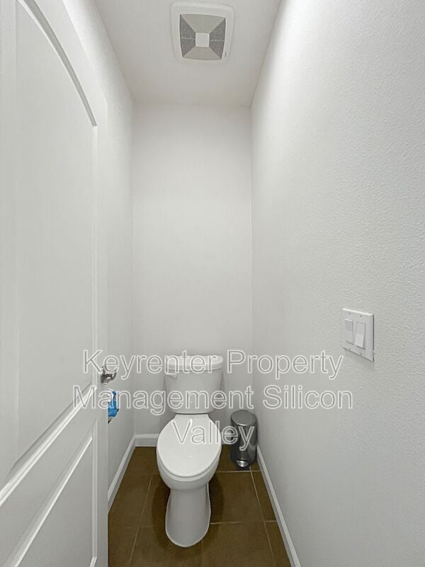 Building Photo - 638 Cedarville Ln