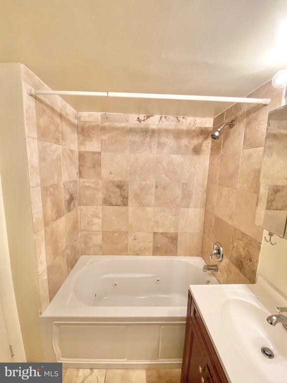 Building Photo - 1600 Prince St