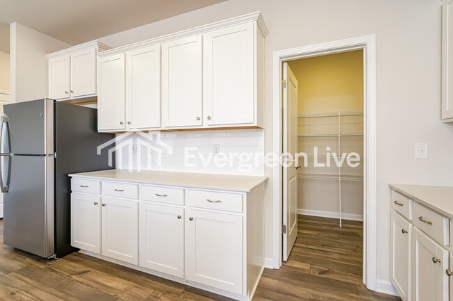 Building Photo - 828 Pear Blossom Ct