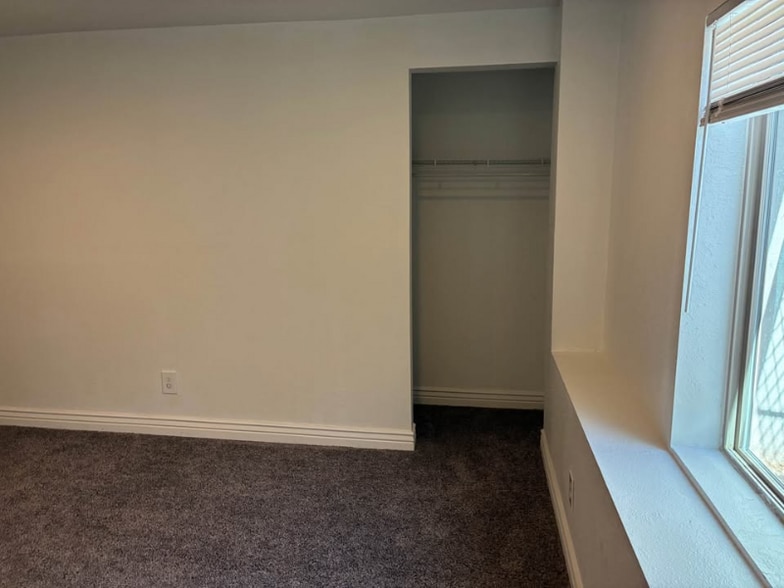 Building Photo - 520 E 600 S