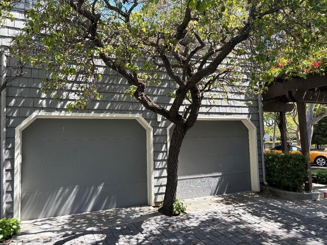 Building Photo - 876 Wharfside Rd