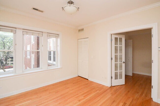 Building Photo - 3233 N Clifton Ave