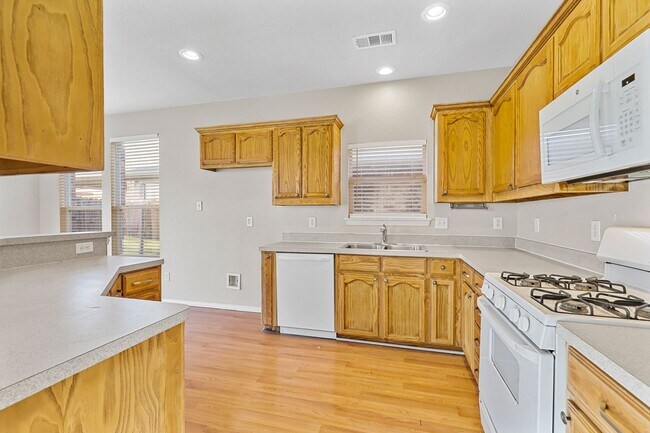 Building Photo - Lovely 2 Story 3/2.5/2 in NORTHWEST ISD Available Now!