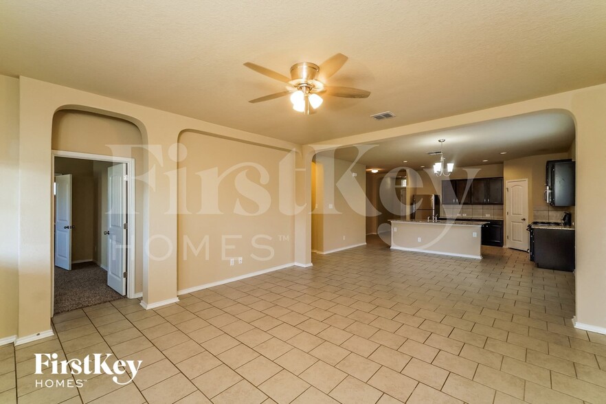 Building Photo - 13426 Frio Parke