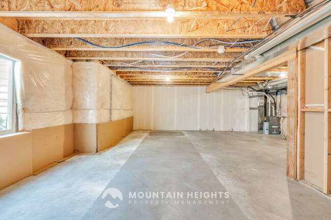 Building Photo - 607 Sawback Ln