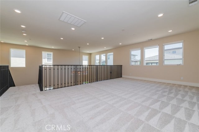 Building Photo - 60 Ray