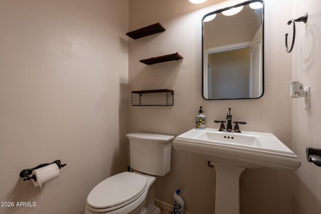 Building Photo - 2670 S Voyager Dr