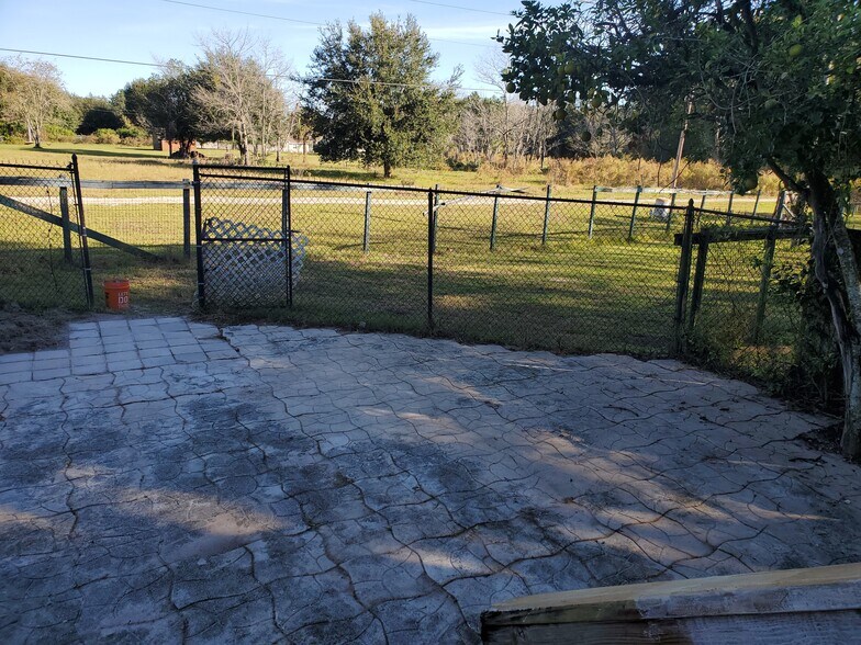 Building Photo - 2608 20 Mile Level Rd