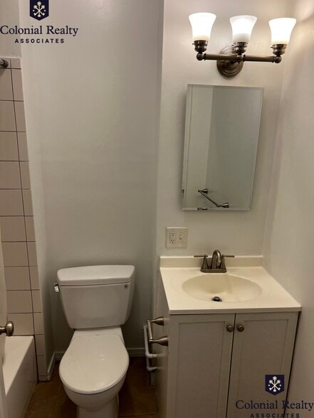 Building Photo - 228 Walnut St