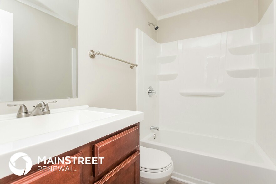 Building Photo - 3624 Sargeant Dr