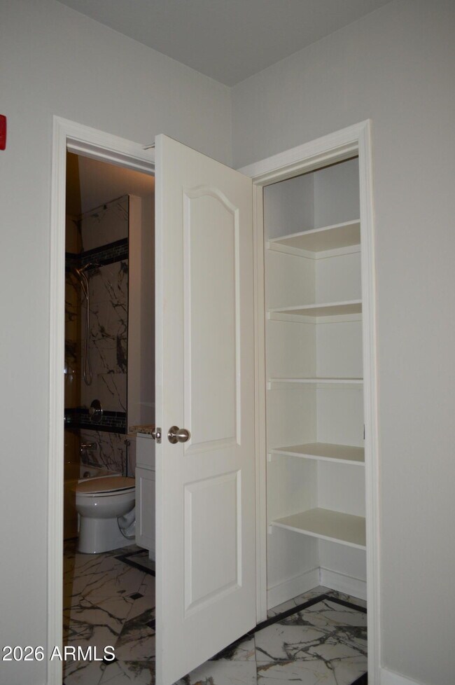 Building Photo - 1701 E Colter St