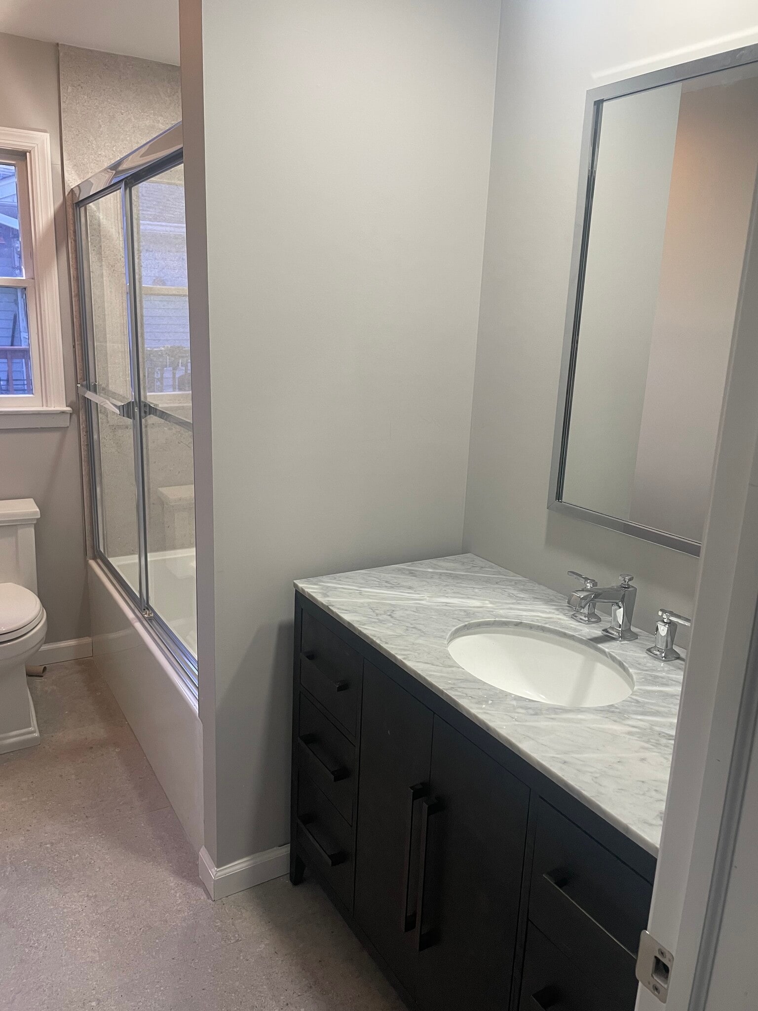Hall Full Bath - 246 Lee St