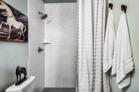 Building Photo - 713 Grandin Rd