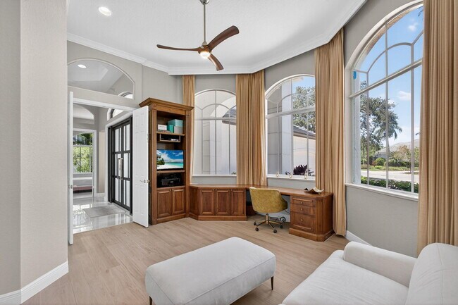 Building Photo - 6778 Oakmont Way