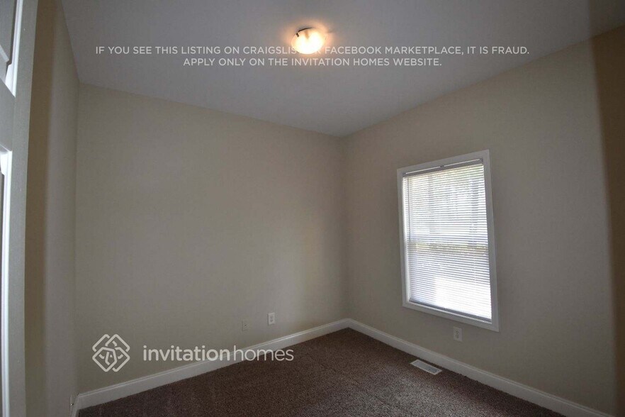 Building Photo - 2301 Cricket Ln