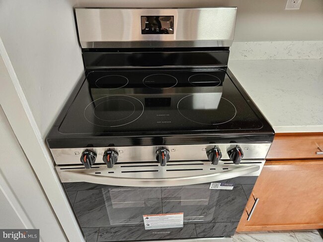 Building Photo - 334 N Market St