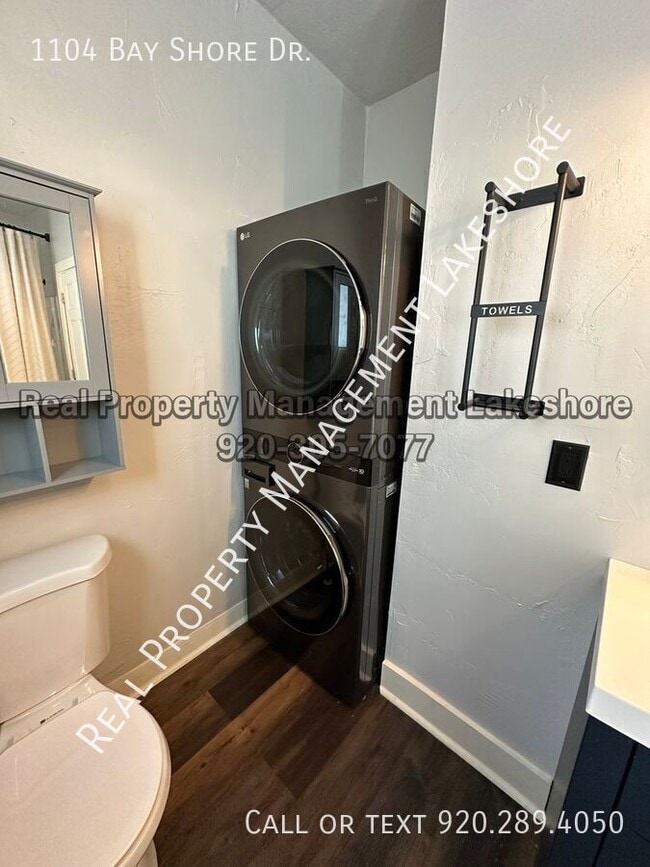 Building Photo - 1104 Bay Shore Dr