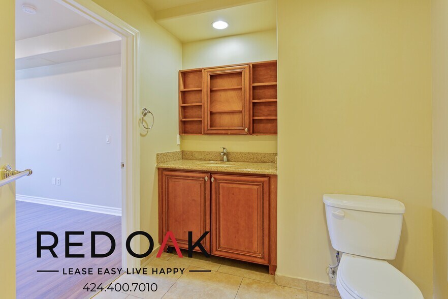 Building Photo - 8747 Sepulveda Blvd