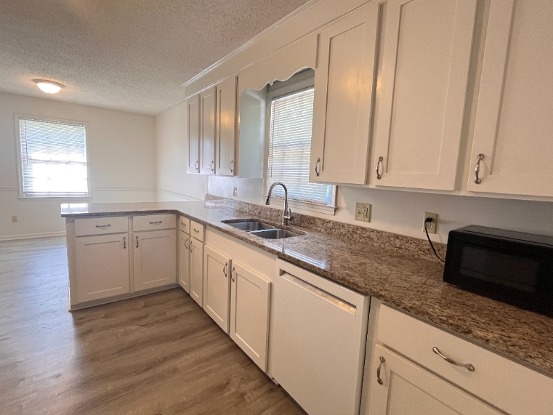 Building Photo - 343 Guildford Cir