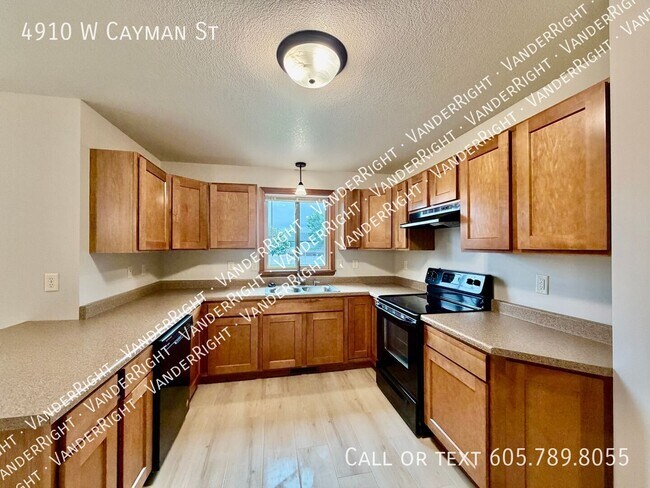 Building Photo - 4910 W Cayman St