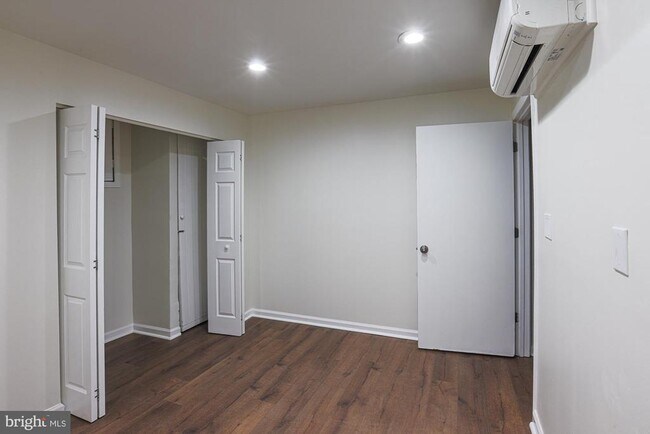 Building Photo - 6331 Red Cedar Pl