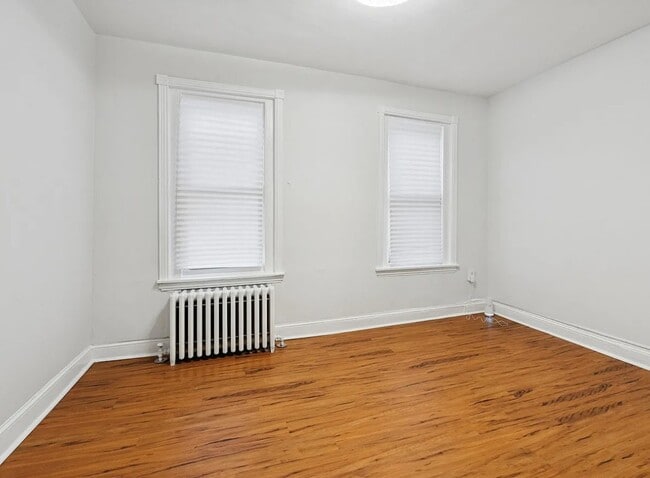 Building Photo - 2828 Winton St