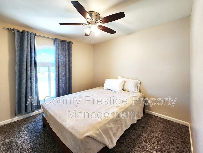 Building Photo - 4701 W Charleston Ave