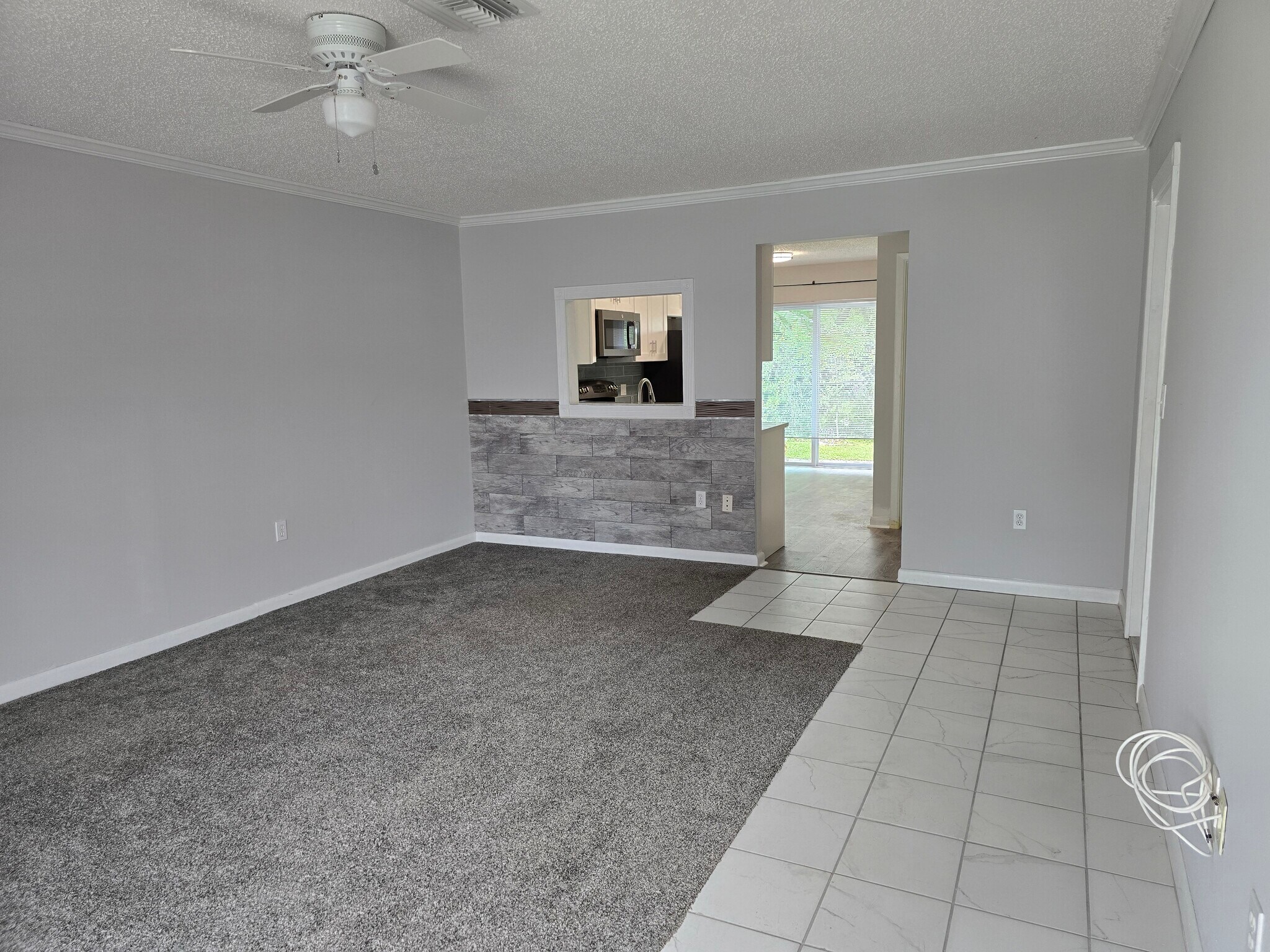 Building Photo - 843 Cambridge Ct