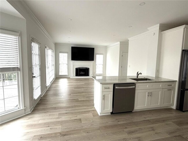 Building Photo - 4865 Chesterfield Ct