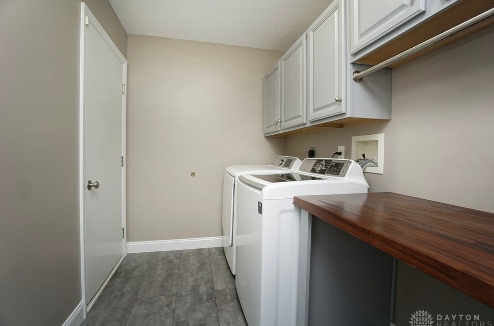 Building Photo - 5926 Deerfield Village Dr