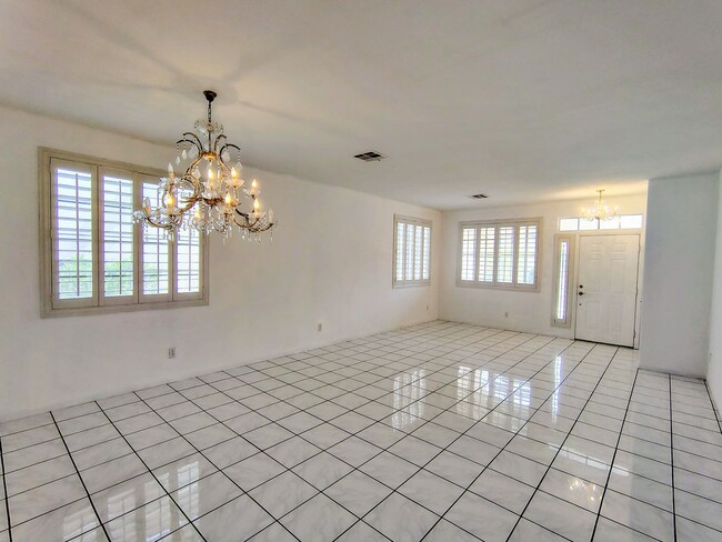Building Photo - 267 Daisy Gold Ct