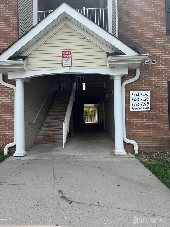Building Photo - 1325 Fernwood Ct