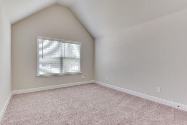 Building Photo - 4050 Stowe Dr