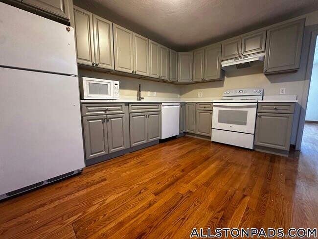 Building Photo - 1110 Commonwealth Ave