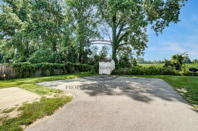 Building Photo - 3733 Willow Run Dr