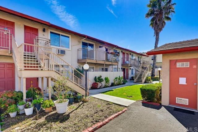 Building Photo - 1025 Estes St