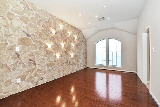 Building Photo - 26202 Basil View Ln