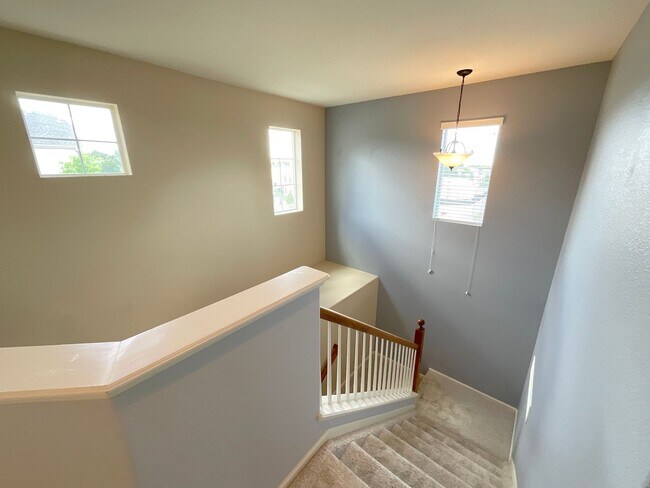 Building Photo - 3 Bedroom Home Available Near Barnes Rd & ...