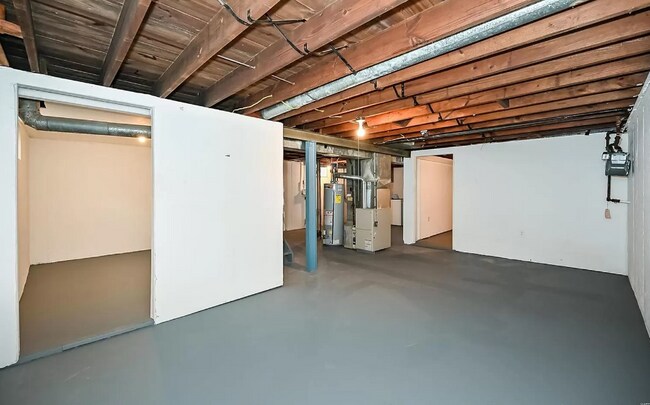 Building Photo - 240 Presley Dr
