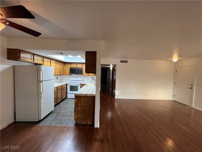 Building Photo - 5070 Jeffreys St