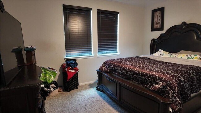 Building Photo - 5327 Sunny Ray Dr