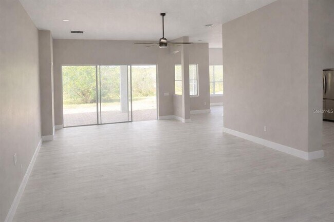 Building Photo - 3504 Valleyview Dr