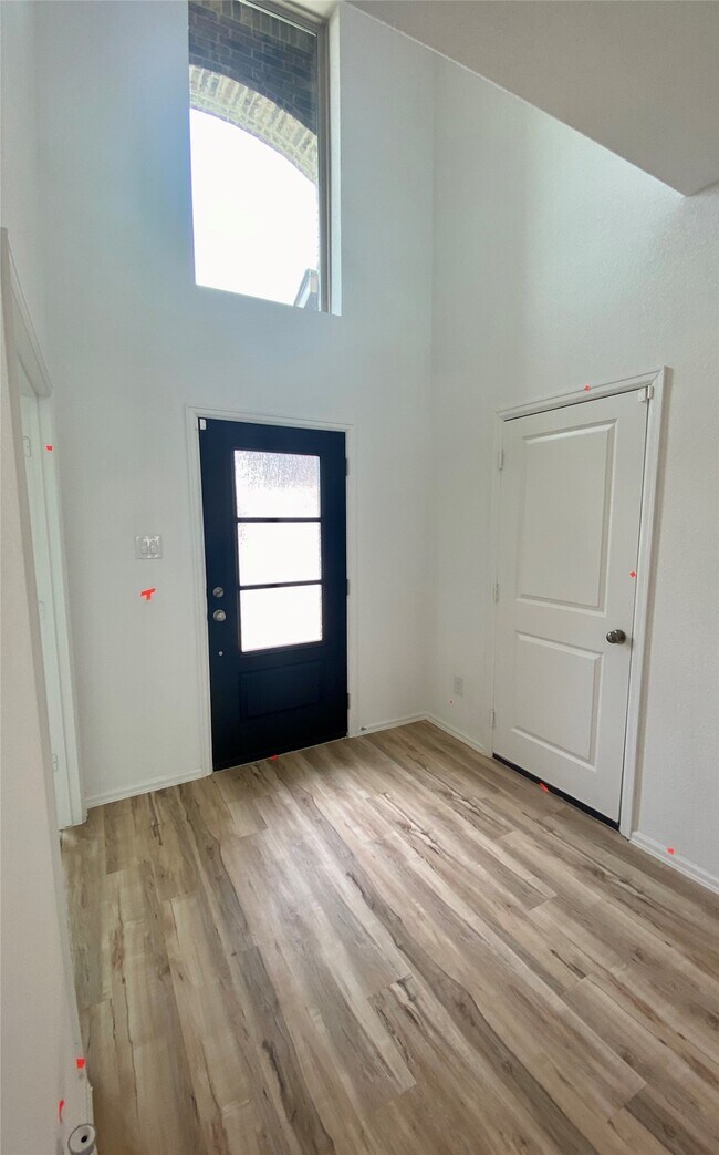 Building Photo - 26610 Daylily Grove St