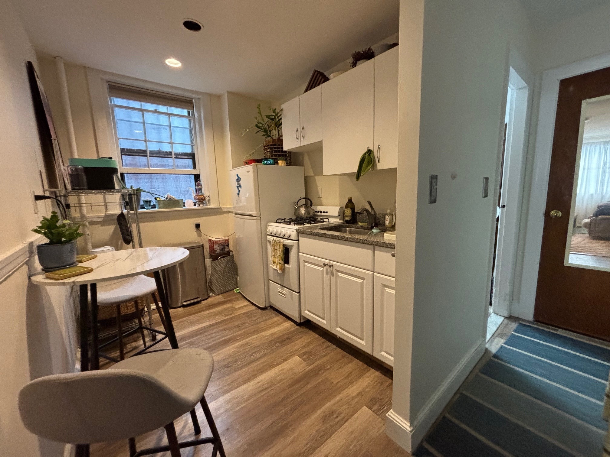 Building Photo - 28 Myrtle St