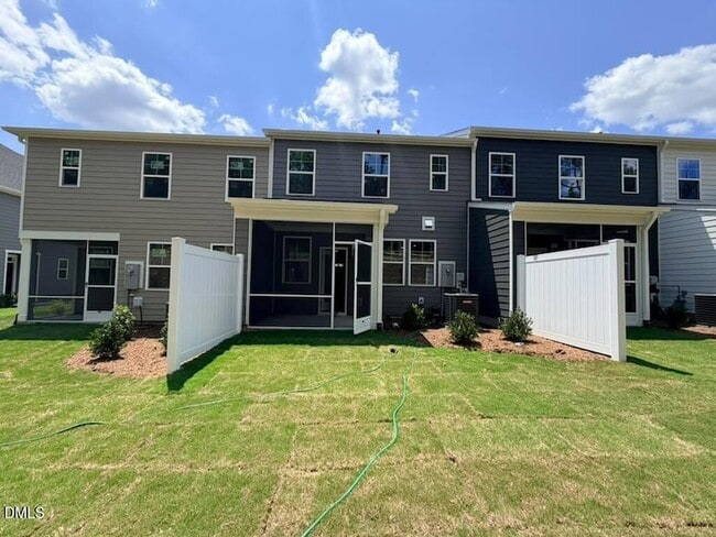 Building Photo - 228 Deercroft Dr