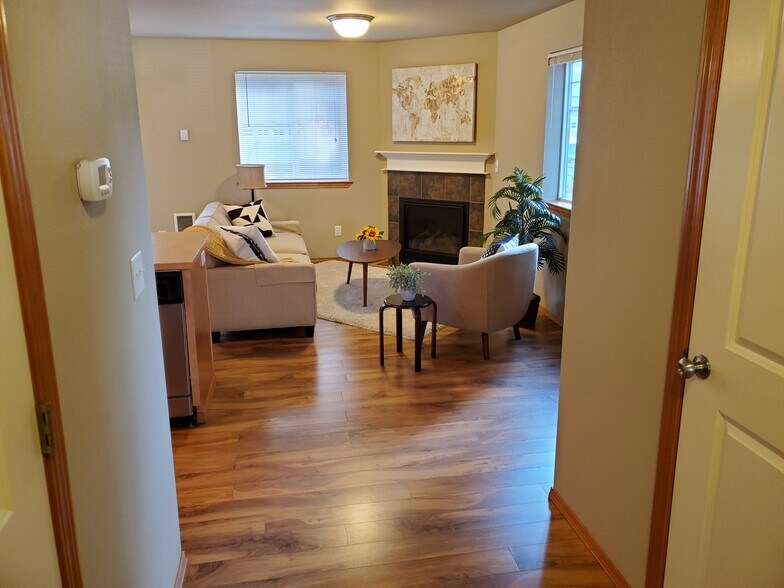 Building Photo - 176 N Township St