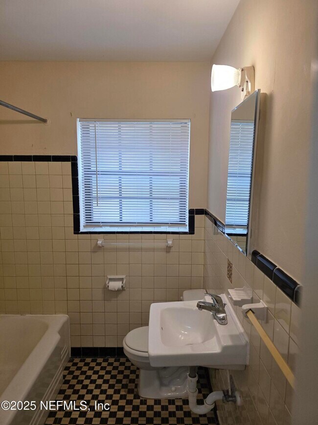 Building Photo - 2849 Herschel St