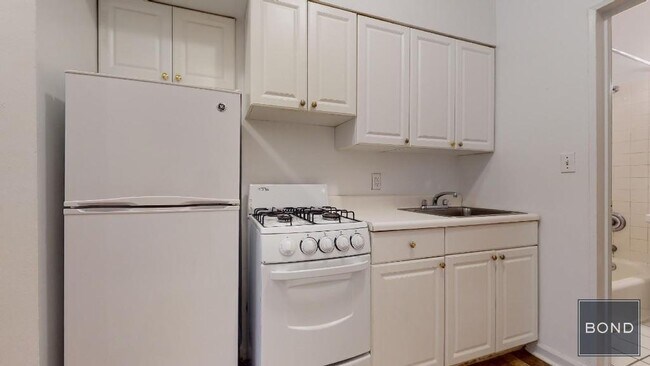 Primary Photo - 502 E 88th St