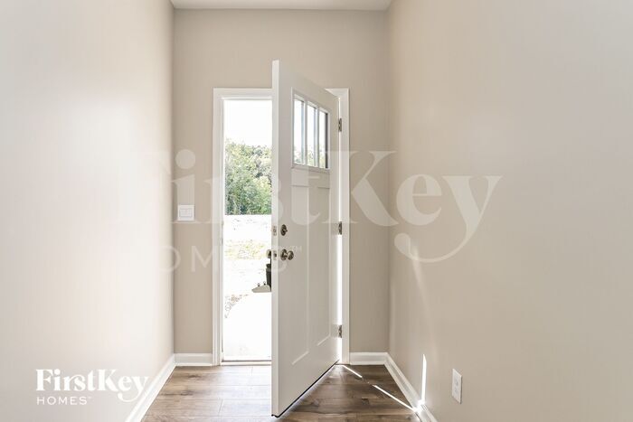 Building Photo - 353 Willowbrooke Way